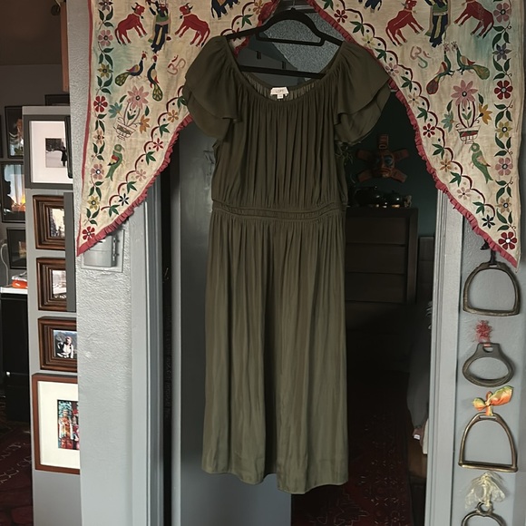 L LOFT Olive Green Midi Dress. Satin feel w flutter ruffle sleeves Elastic waist - Picture 4 of 9